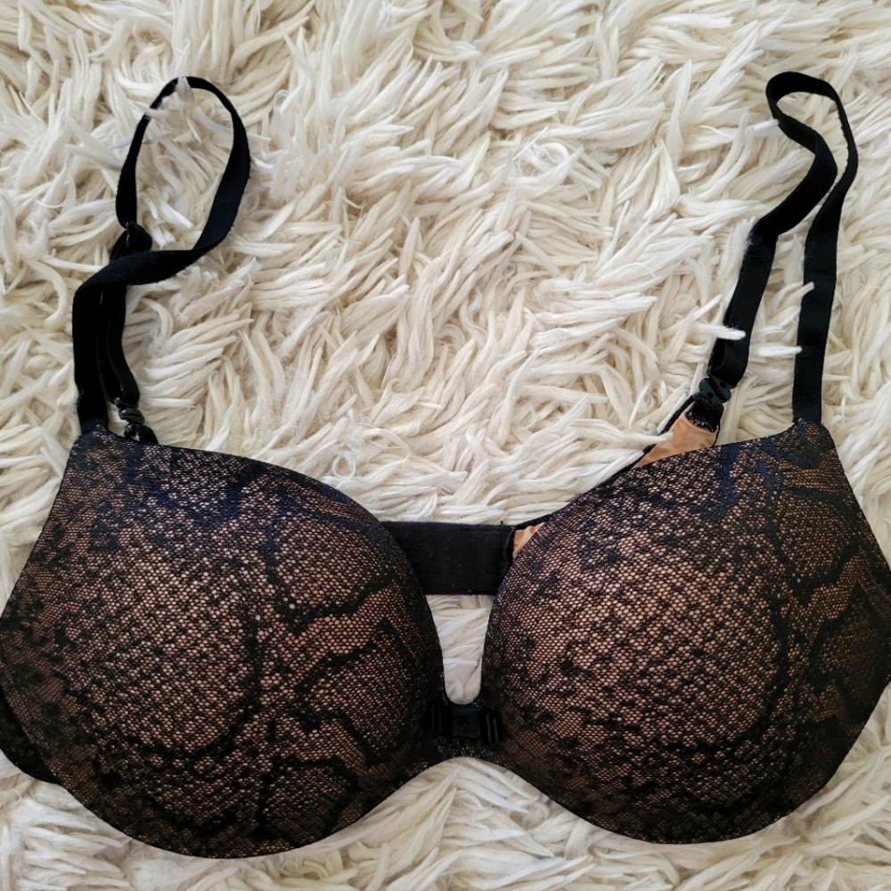 Victoria's Secret Incredible by Victoria's secret underwire plunge bra size 34c